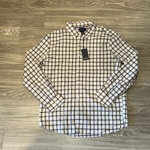 Daniel Hechter dress shirt. Size XL. NWT